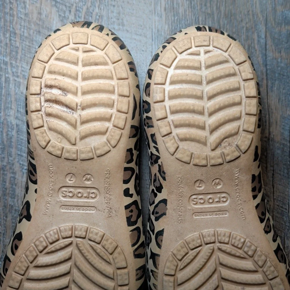 Crocs Kadee Flat Women Size 7 Leopard Print Animal Pattern Brown Black Slip On
